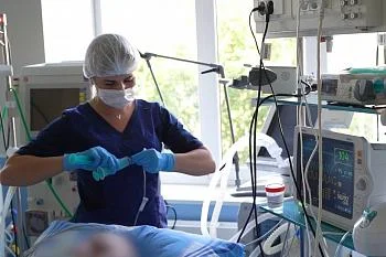  Врачи Центральной городской клинической больницы спасли пациентку после тяжелейших ожогов