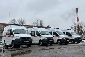 Алексей Беспрозванных: Парк санитарного автотранспорта региона пополнился десятью машинами скорой помощи