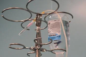 Хирурги и химиотерапевты онкоцентра провели суперселективную химиоинфузию 53-летней пациентке