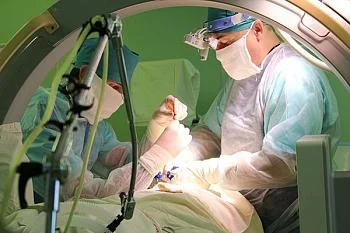В областной больнице нейрохирурги внедряют новые технологии